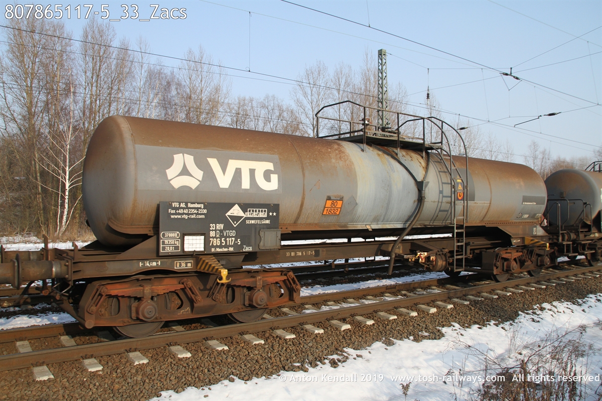 807865117-5_33_Zacs.JPG